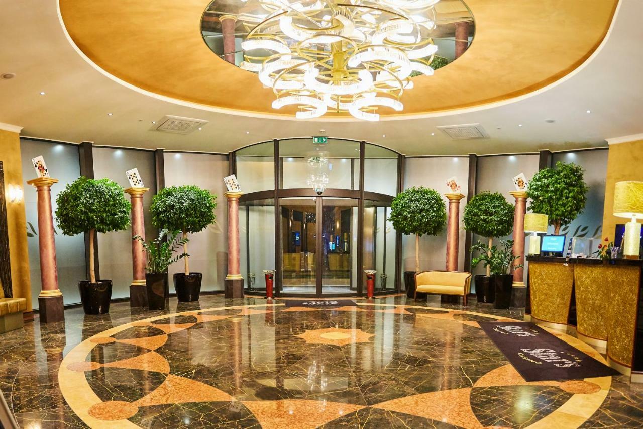 Casino&Hotel Admiral Alzbetin Zelezna Ruda Exterior photo